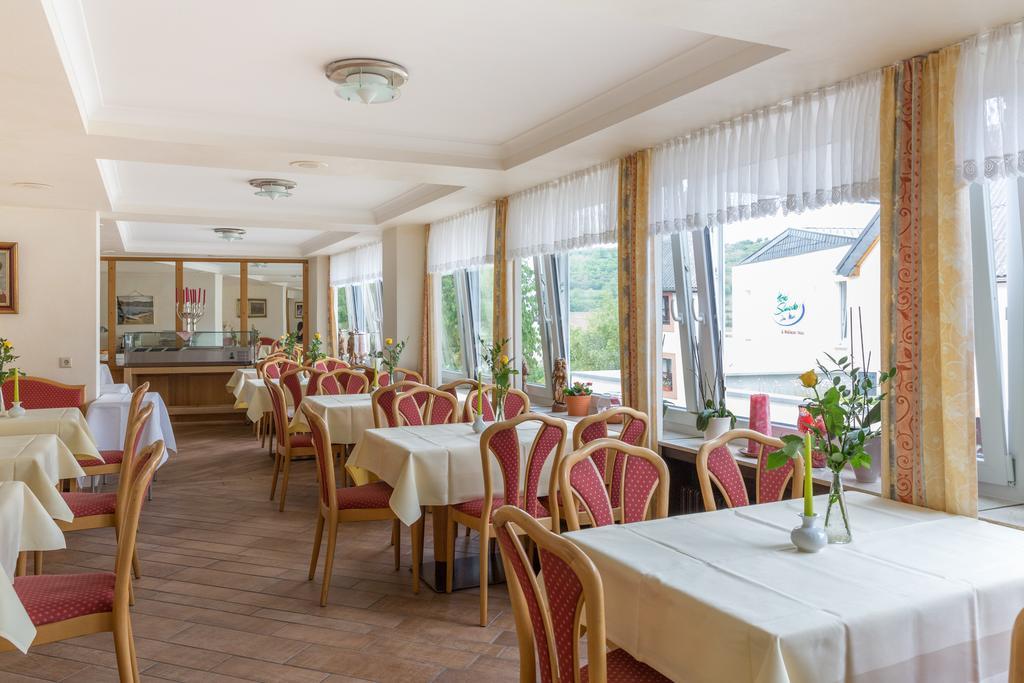 Eifel Hotel Schneider Am Maar Gmbh シャルケンメーレン エクステリア 写真