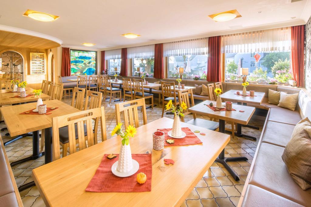 Eifel Hotel Schneider Am Maar Gmbh シャルケンメーレン エクステリア 写真